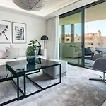 Inf33K- Stunning City Apartment Close To Beaches